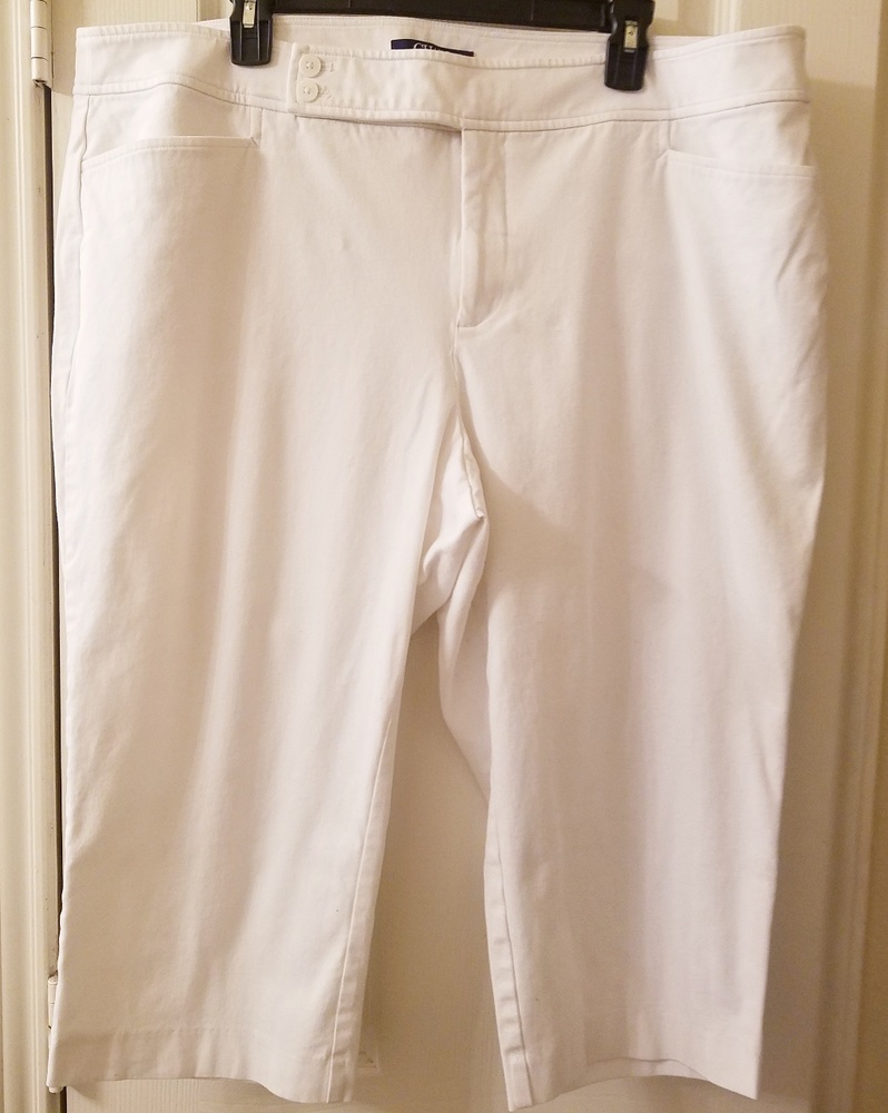 Women's White CHAPS brand Capris sz 20W